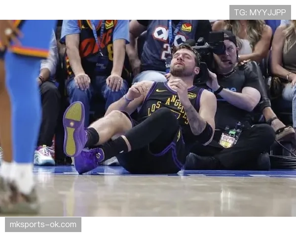 东契奇持球突破次数拉升,带动球队关键时刻得分爆发 东契奇持球突破次数拉升,带动球队关键时刻得分爆发